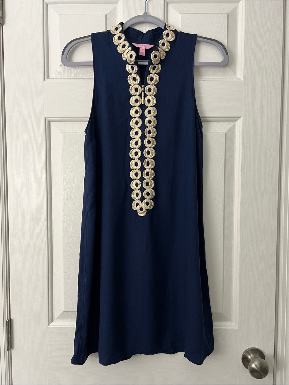 Lilly Pulitzer Jane A line shift, Navy with gold accent trim Size 4 EUC